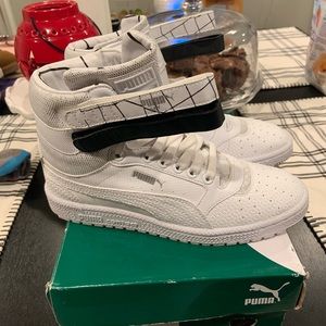 White high top puma